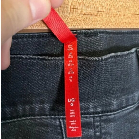 Spanx Straight Leg Jeans Washed Black size Large TALL - Picture 4 of 5